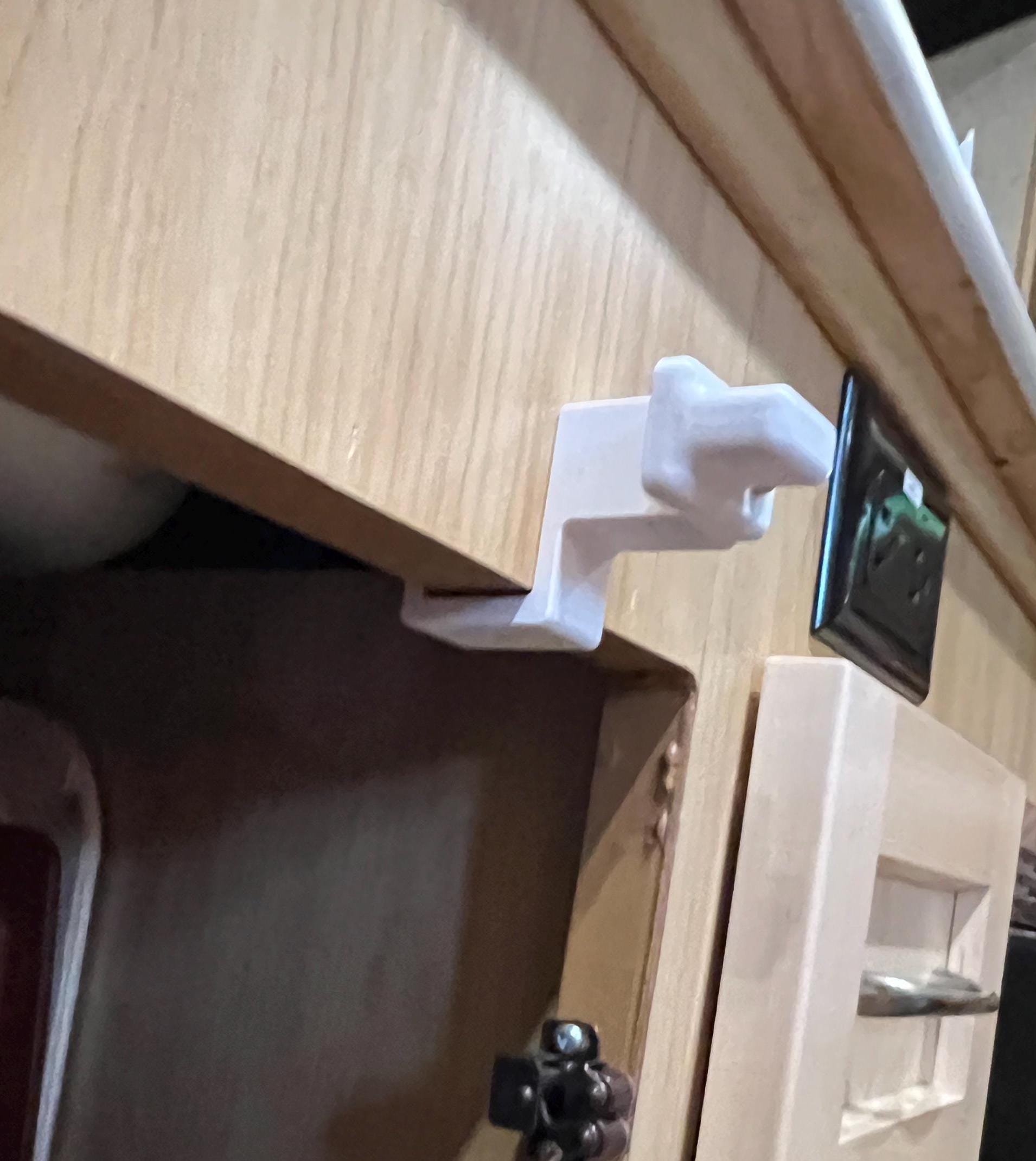 Custom-fit RV Cabinet Door Latches - No drilling! Simple Install! - Fits most RV cabinets and drawers - Made to order (2 pack)