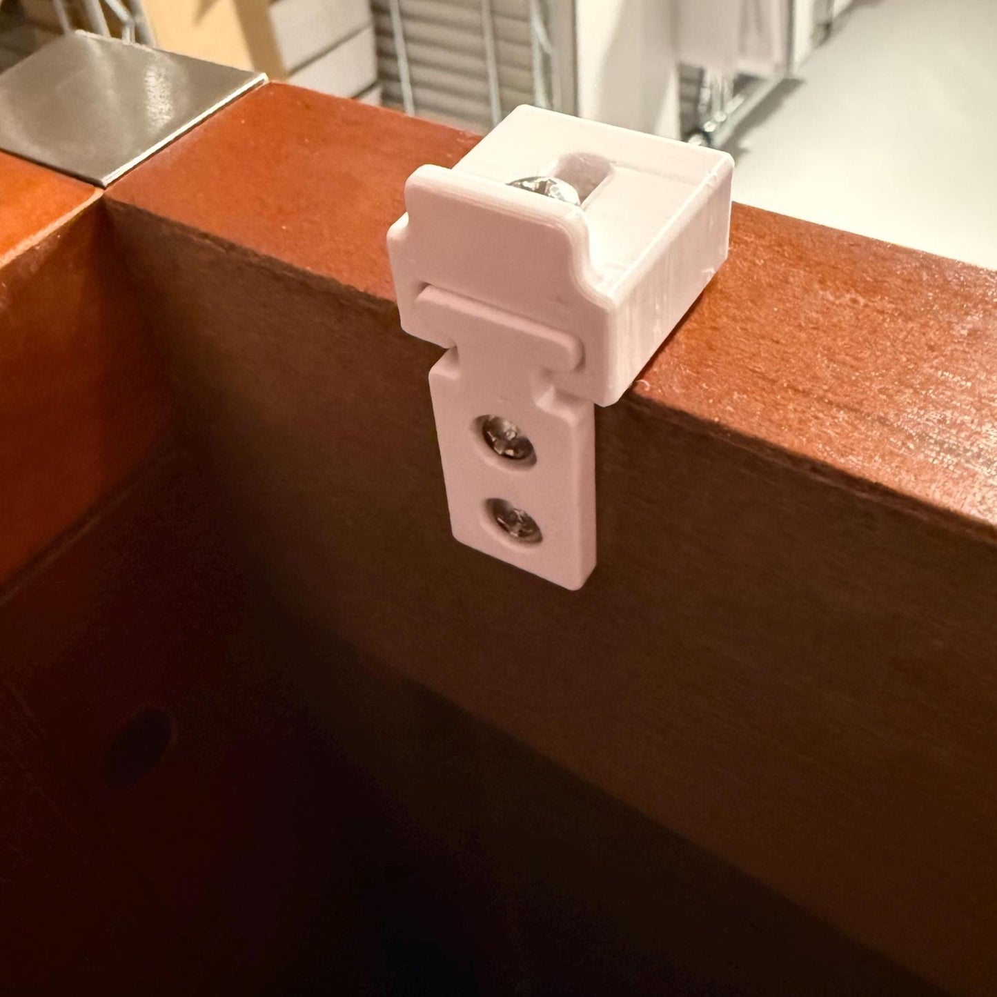 RV Cabinet Drawer/Door travel latches for flush fitting doors and drawers. (4-pack)